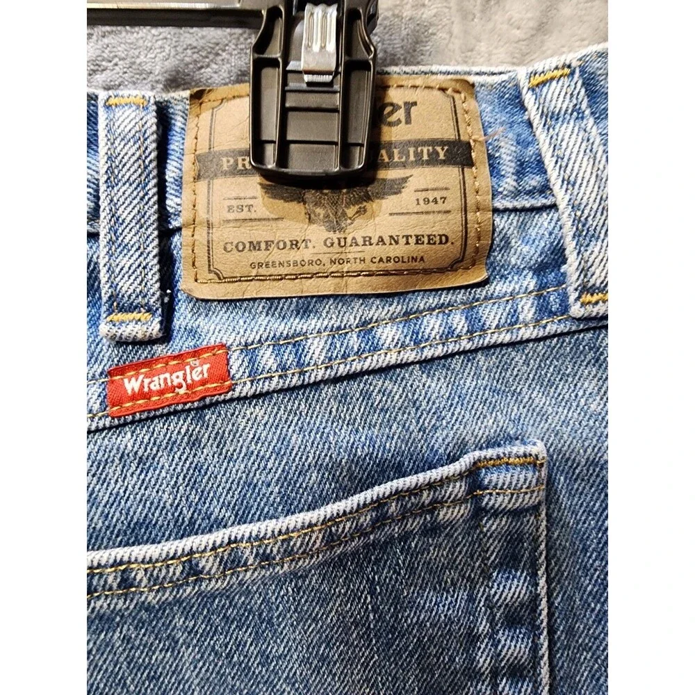 Wrangler Jeans Mens 36x30 Blue Denim Cowboy Workwear Outdoor Classic Comfort